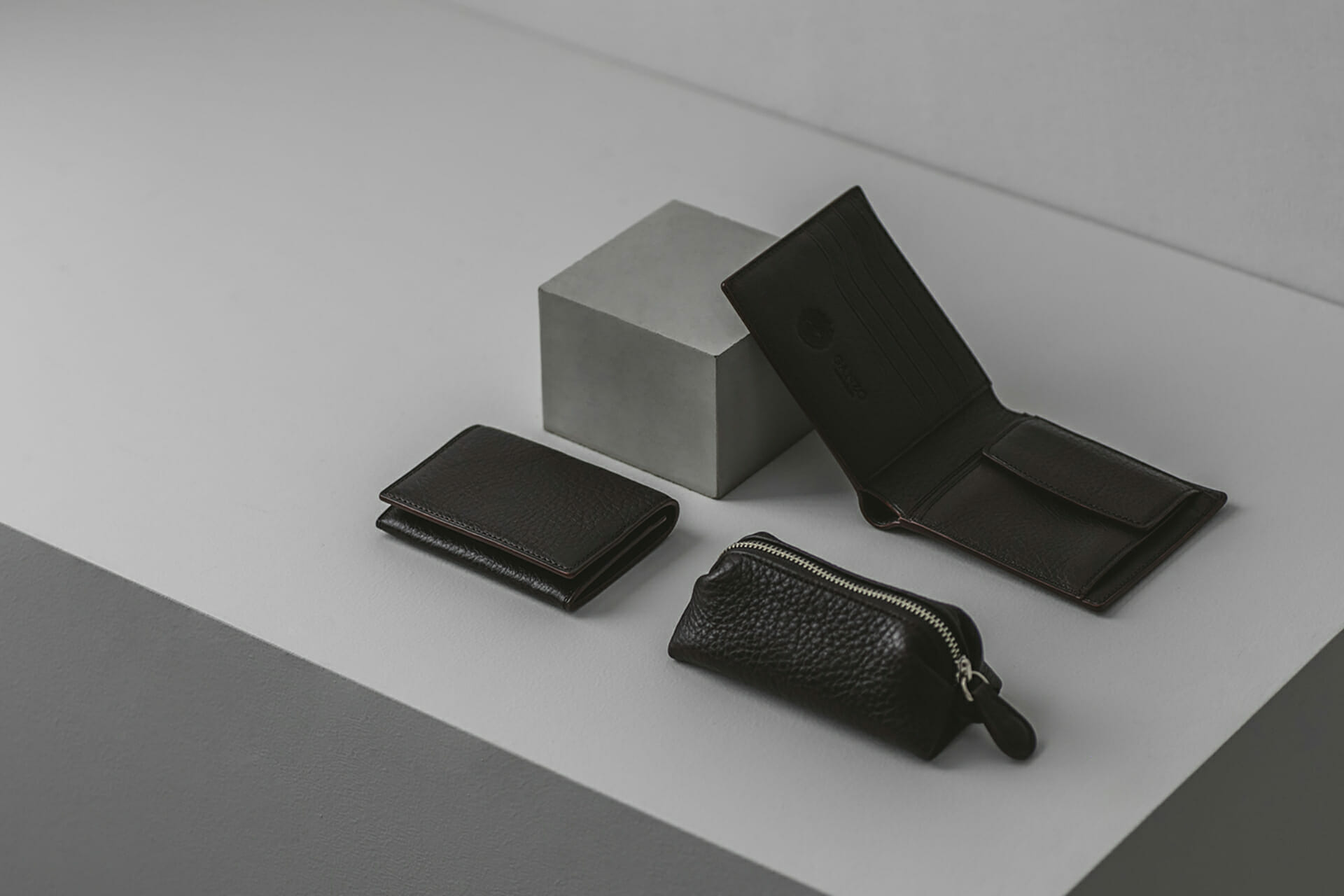 極上の柔らかさ！定価25万円 イタリア製【VAGRANT】鹿革 ディアスキン 中綿入り 高級レザーミリタリーブルゾン 極上の柔らかさ！定価25万円 イタリア製VAGRANT鹿革 ディアスキン